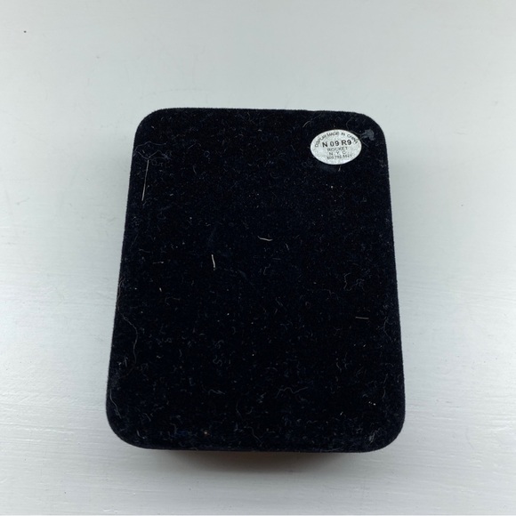 Kay Jewelers 10k Yellow Gold Heart Necklace With Diamond Accents. - Picture 13 of 13